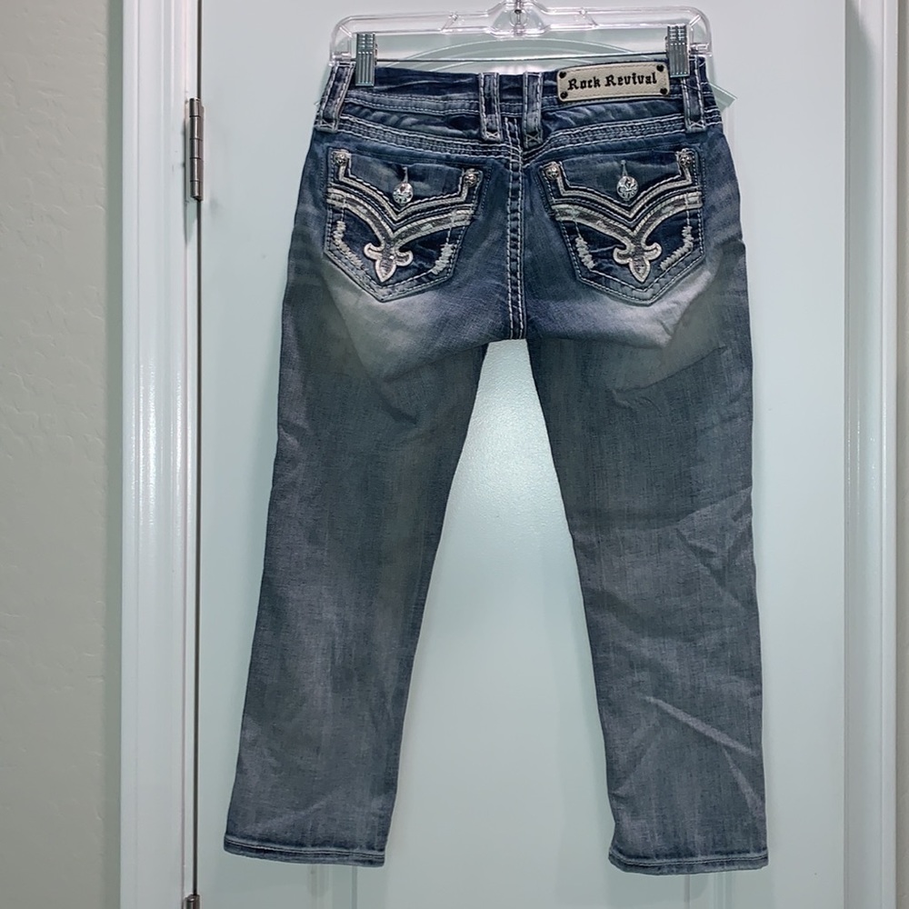 ROCK REVIVAL BRAND NEW SIZE 25 DONNA CAPRI WORN LOOK JEANS - Picture 3 of 9